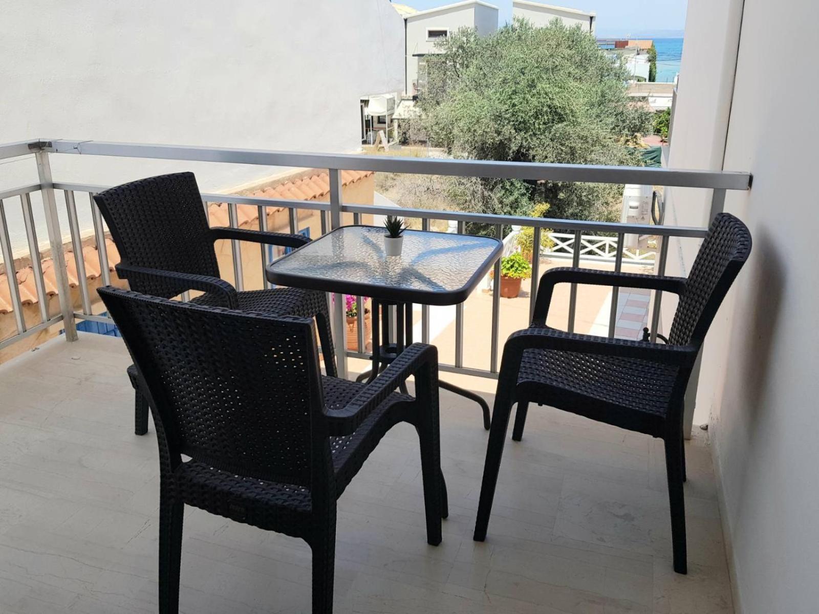 Yialos Studios Skala  Luaran gambar
