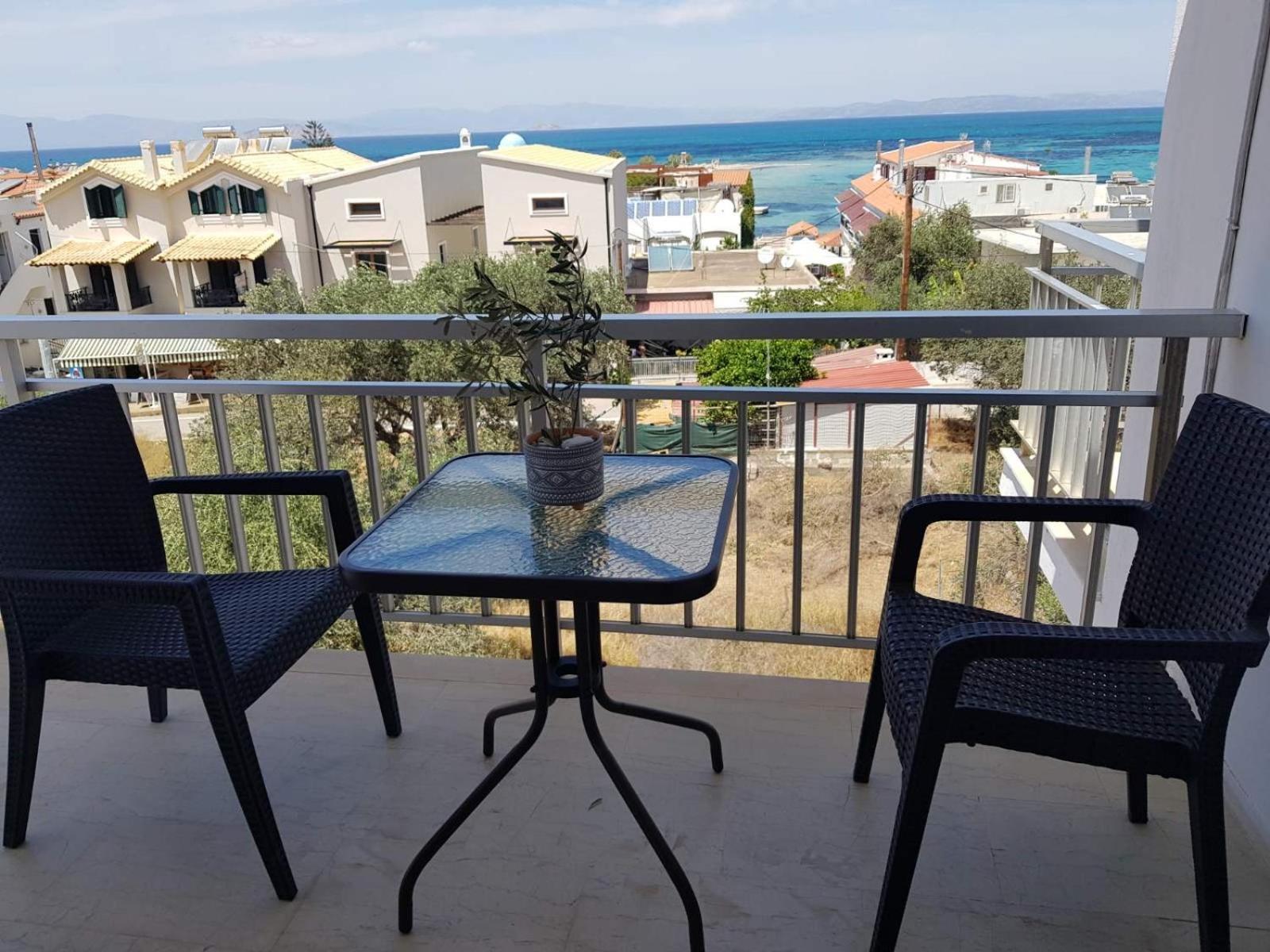Yialos Studios Skala  Luaran gambar