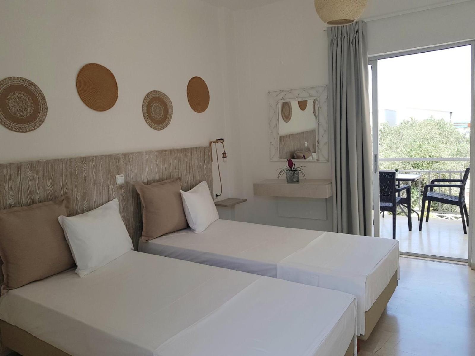 Yialos Studios Skala  Luaran gambar