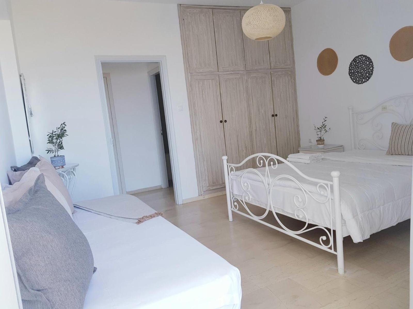 Yialos Studios Skala  Luaran gambar