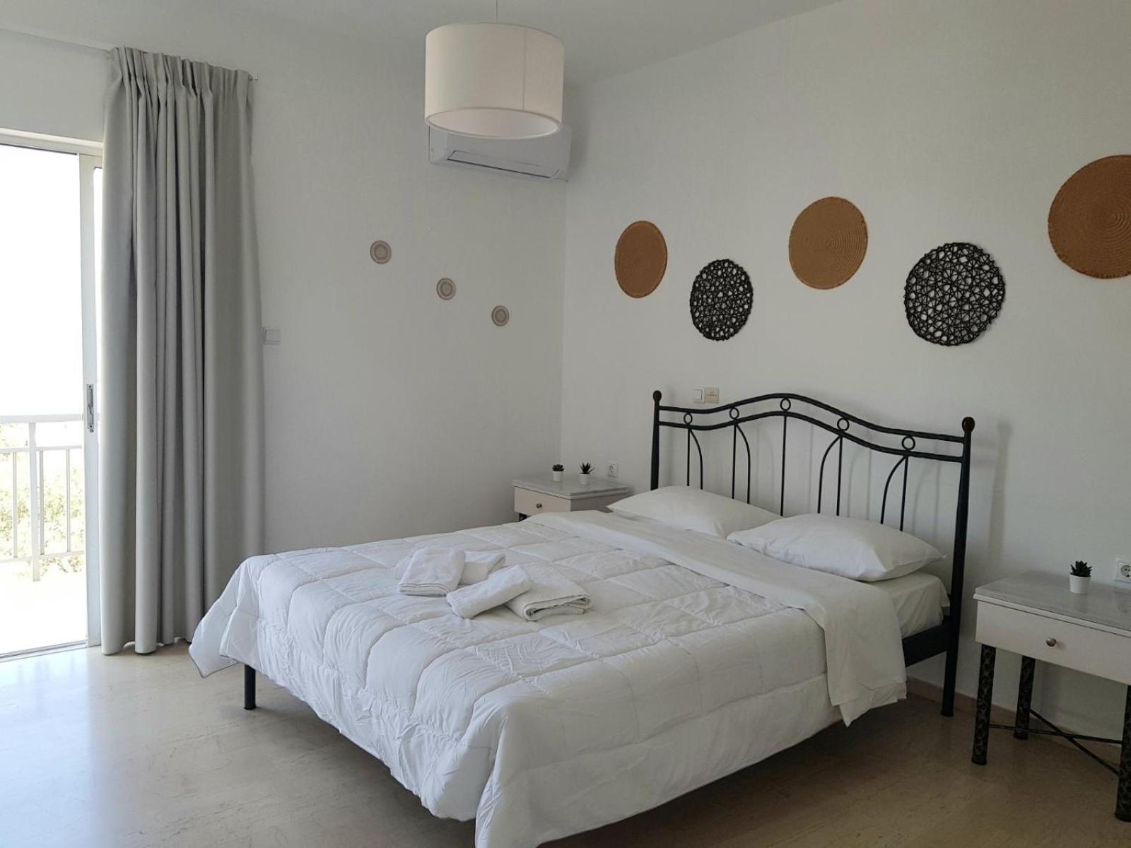 Yialos Studios Skala  Luaran gambar